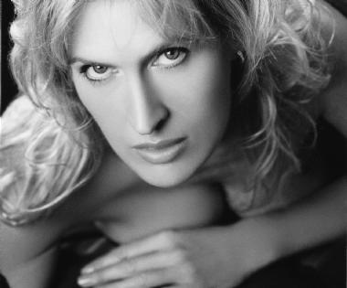 Bonnie J. Jensen, jazz singer in Sydney, photo 2