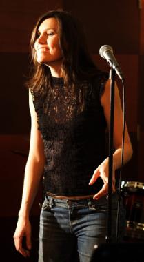 Carrie Lakin, jazz singer in Sydney, photo 2
