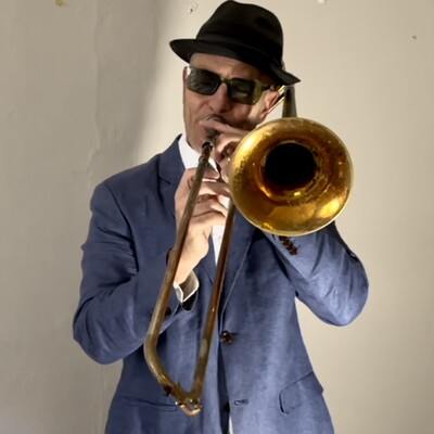 Frankie Martini Jnr, jazz singer in Sydney, photo 2