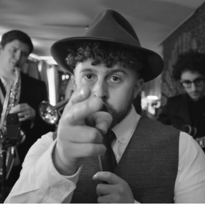 Tommy Valre, jazz singer in Sydney
