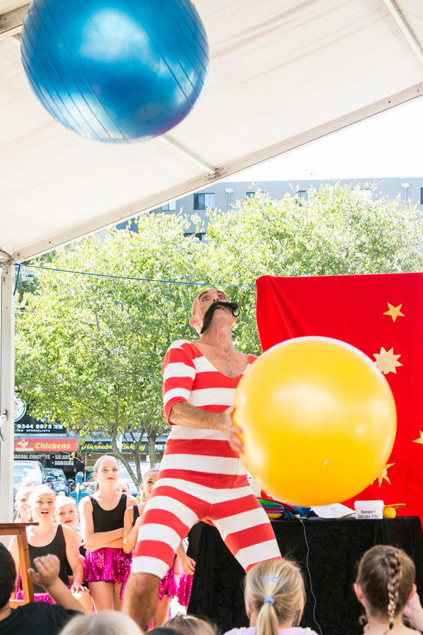 Cedric Irving's Mighty Juggling Show, juggler in Sydney