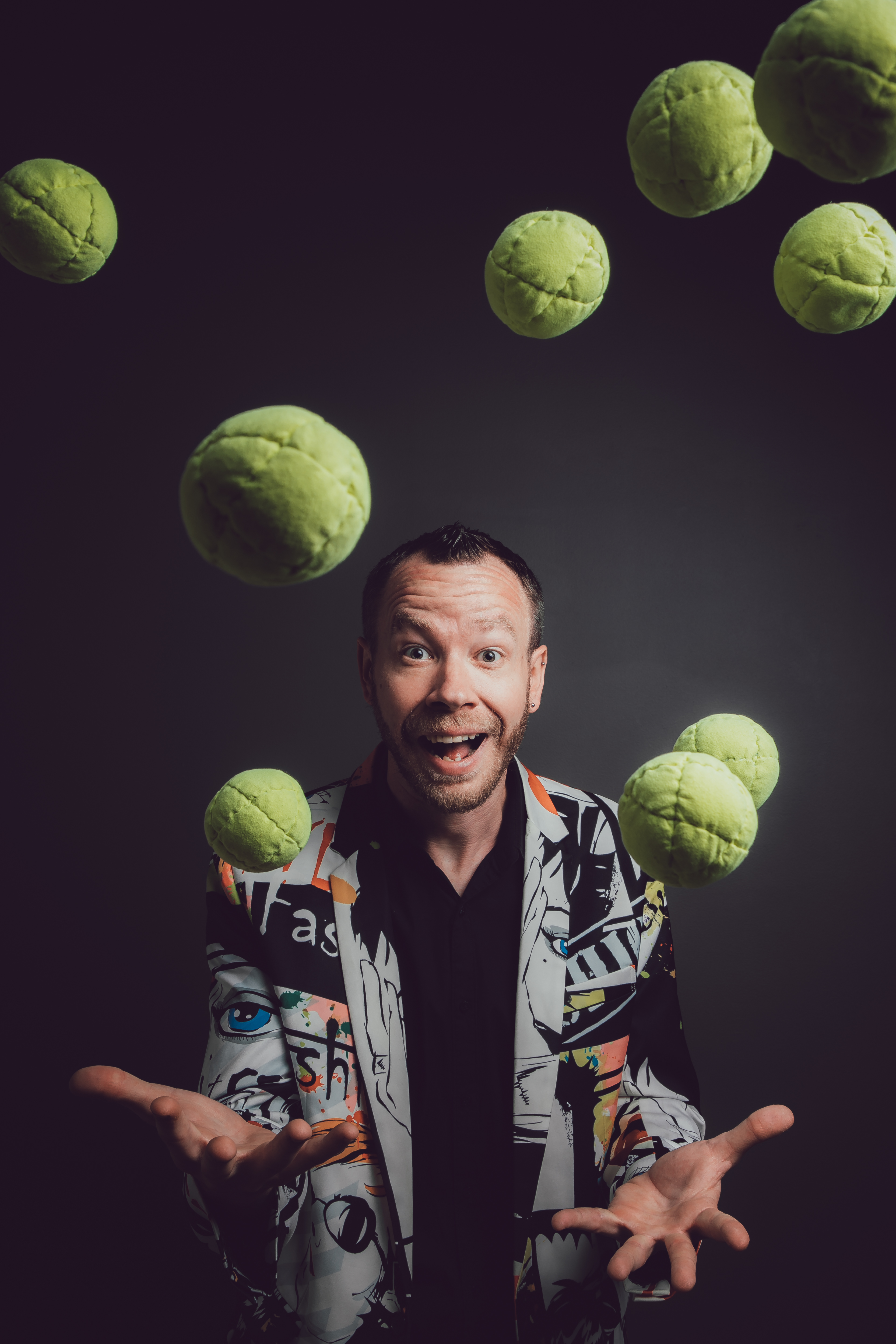James Bustar - Hilarious Juggling, Antics and Mayhem, juggler in Sydney