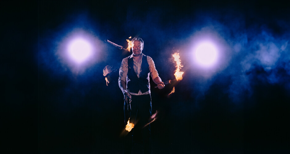 James Bustar - Hilarious Juggling, Antics and Mayhem, juggler in Sydney, photo 3