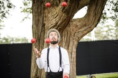 Patrick Adderley, juggler in Sydney