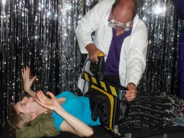 Adam Milgate, magician in Sydney, photo 2