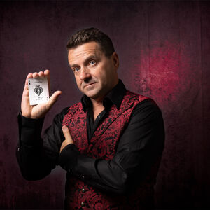 Mark Williams, magician in Sydney, photo 2