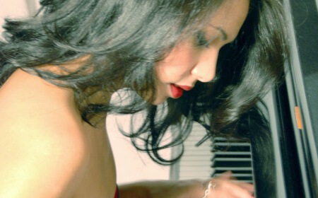 Ambre, musical soloist in Sydney