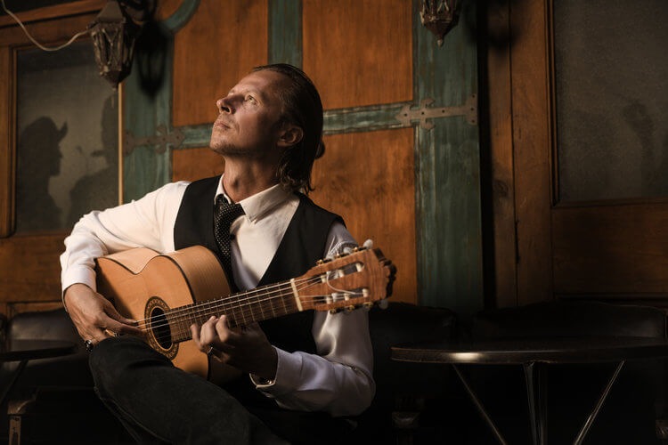 Damian, musical soloist in Sydney