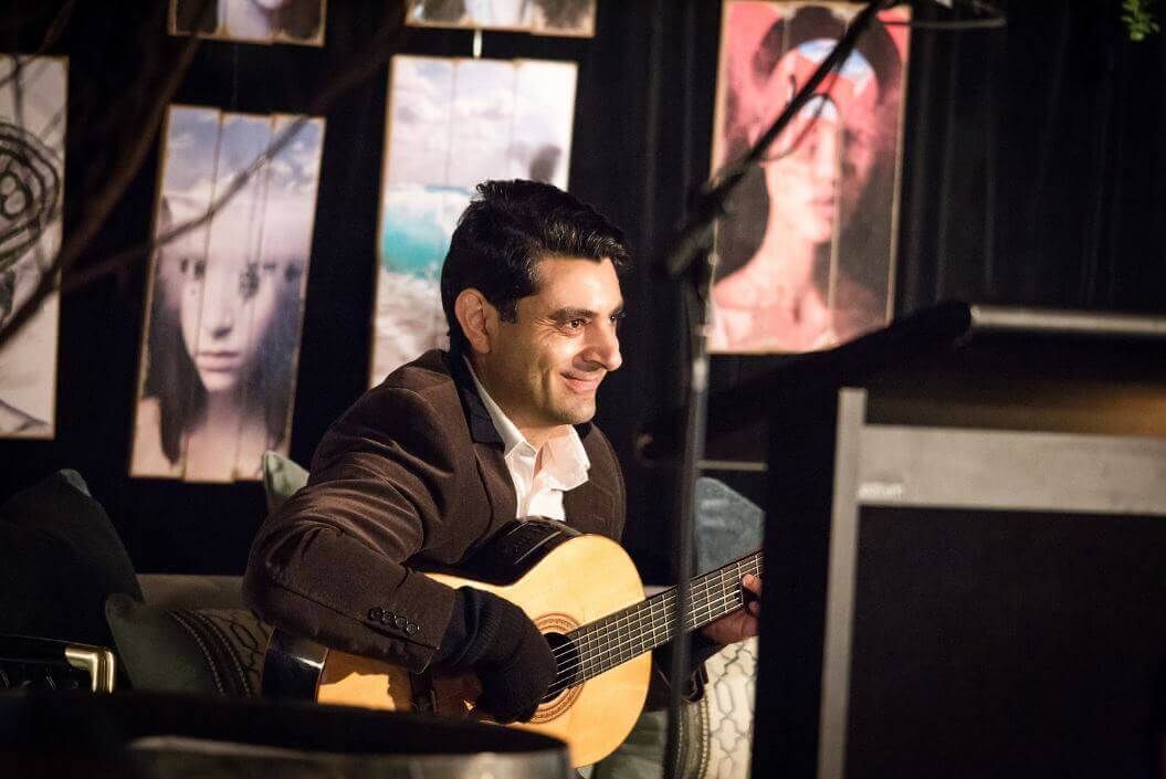 Mike R, musical soloist in Sydney