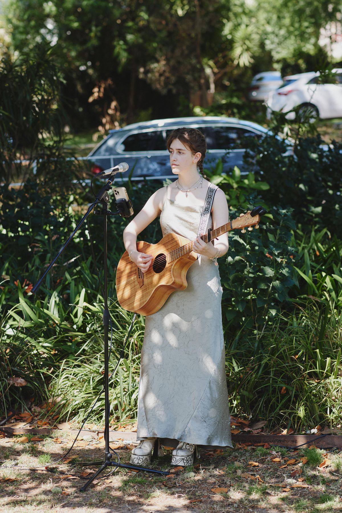 Roze Burke, musical soloist in Sydney, photo 2