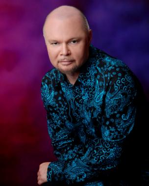 Geoff Davies, pianist and singer solo in Sydney, photo 2