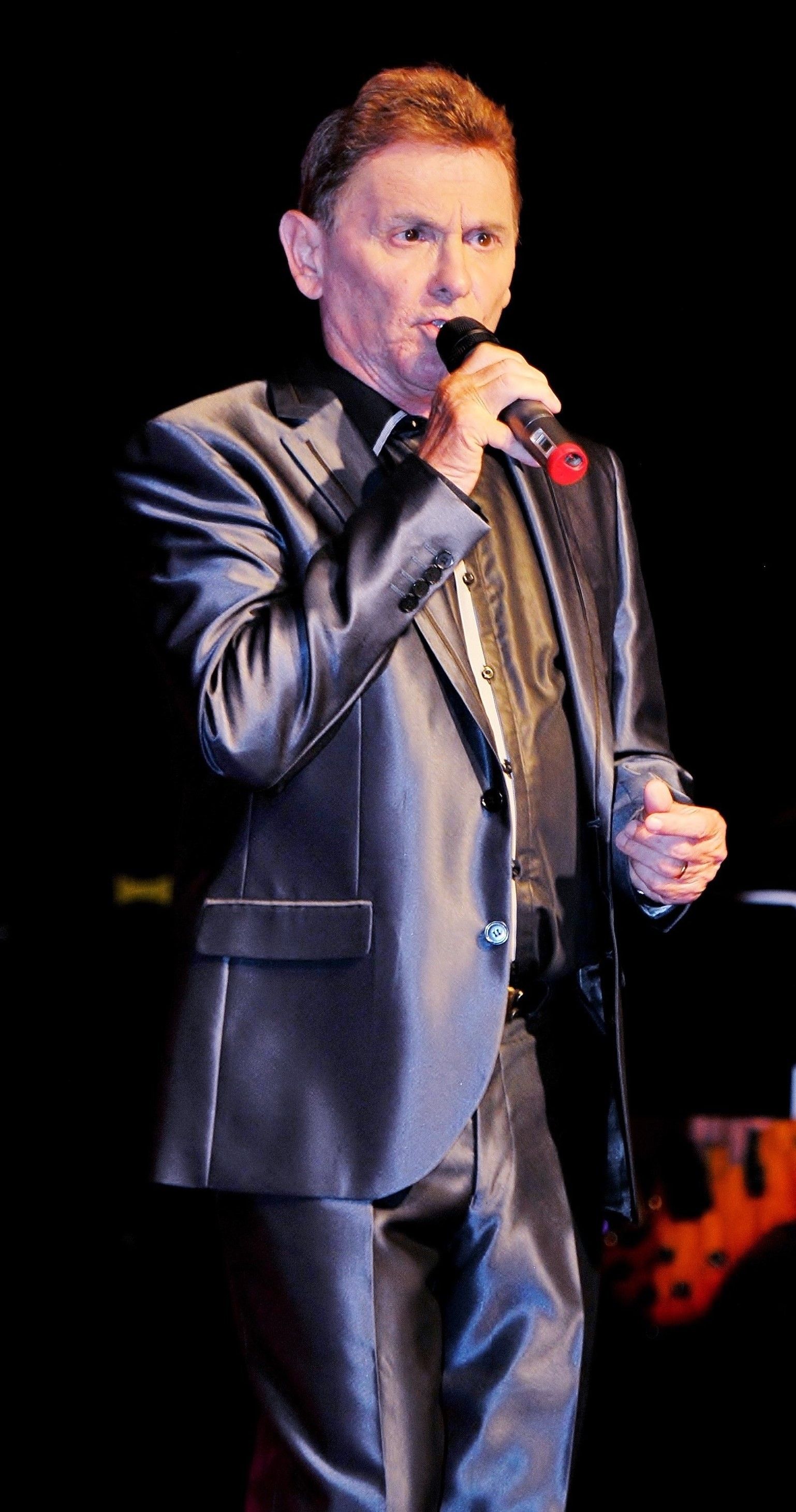 Johnny V, rock 'n' roll singer in Sydney, photo 2