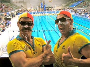 Aussie Lifesaver Duo, roving entertainer in Sydney, photo 2