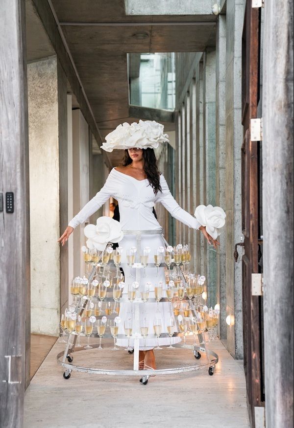 Champagne Skirt, roving entertainer in Sydney