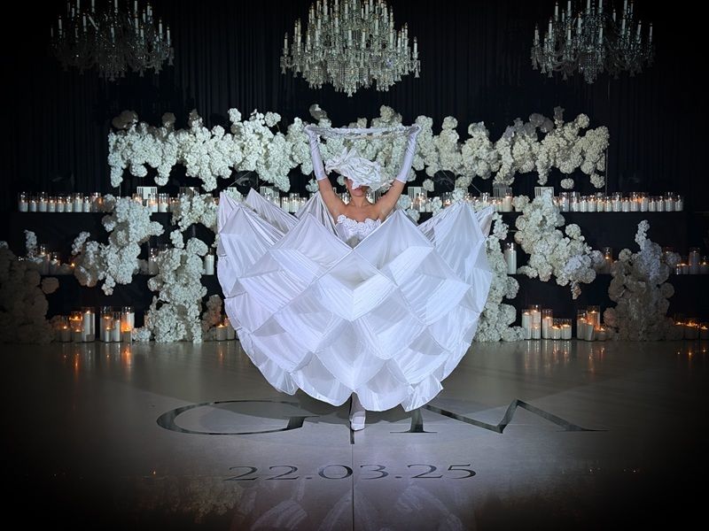 Dahlia Dress, roving entertainer in Sydney