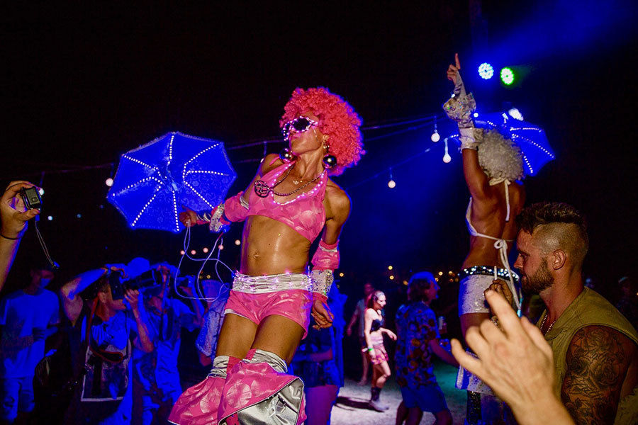 Disco Babes, roving entertainer in Sydney