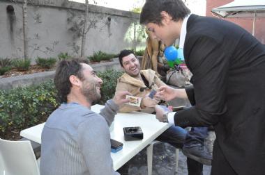 Anthony Di Mauro, roving magician in Sydney, photo 3