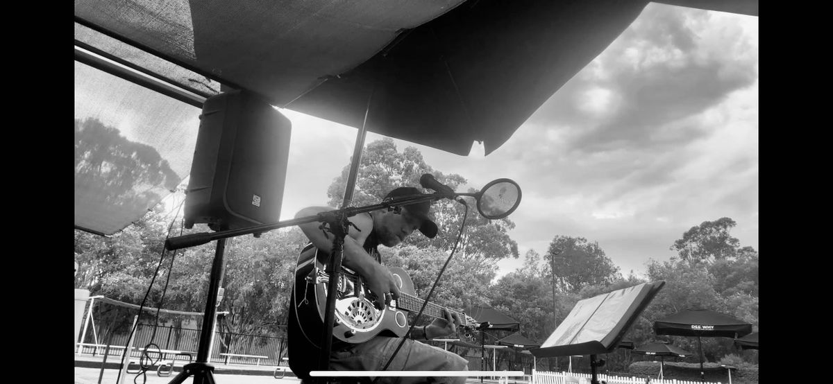 Sam👁Am, singer in Sydney