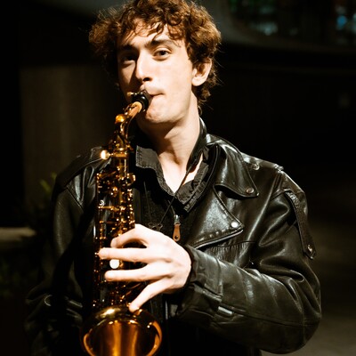 Saxophonist Landi, saxophone player in Sydney, photo 2