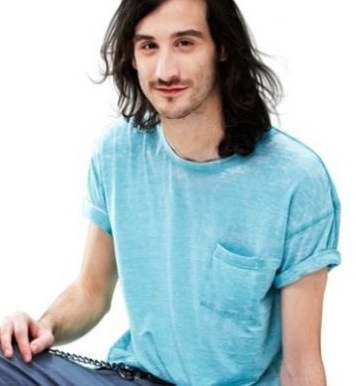 Frank Lakoudis, singer in Sydney