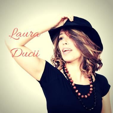 Laura Ducii, singer in Sydney