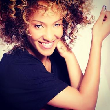Lisa Viola, singer in Sydney, photo 2