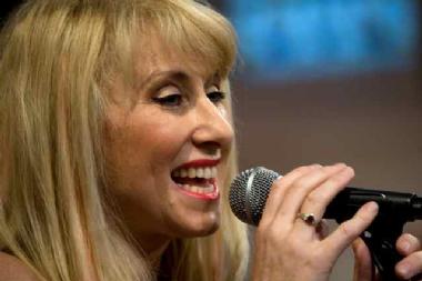 Linda Wood, singer-songwriter in Sydney