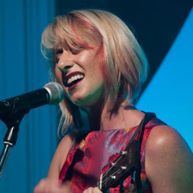 Linda Wood, singer-songwriter in Sydney, photo 3