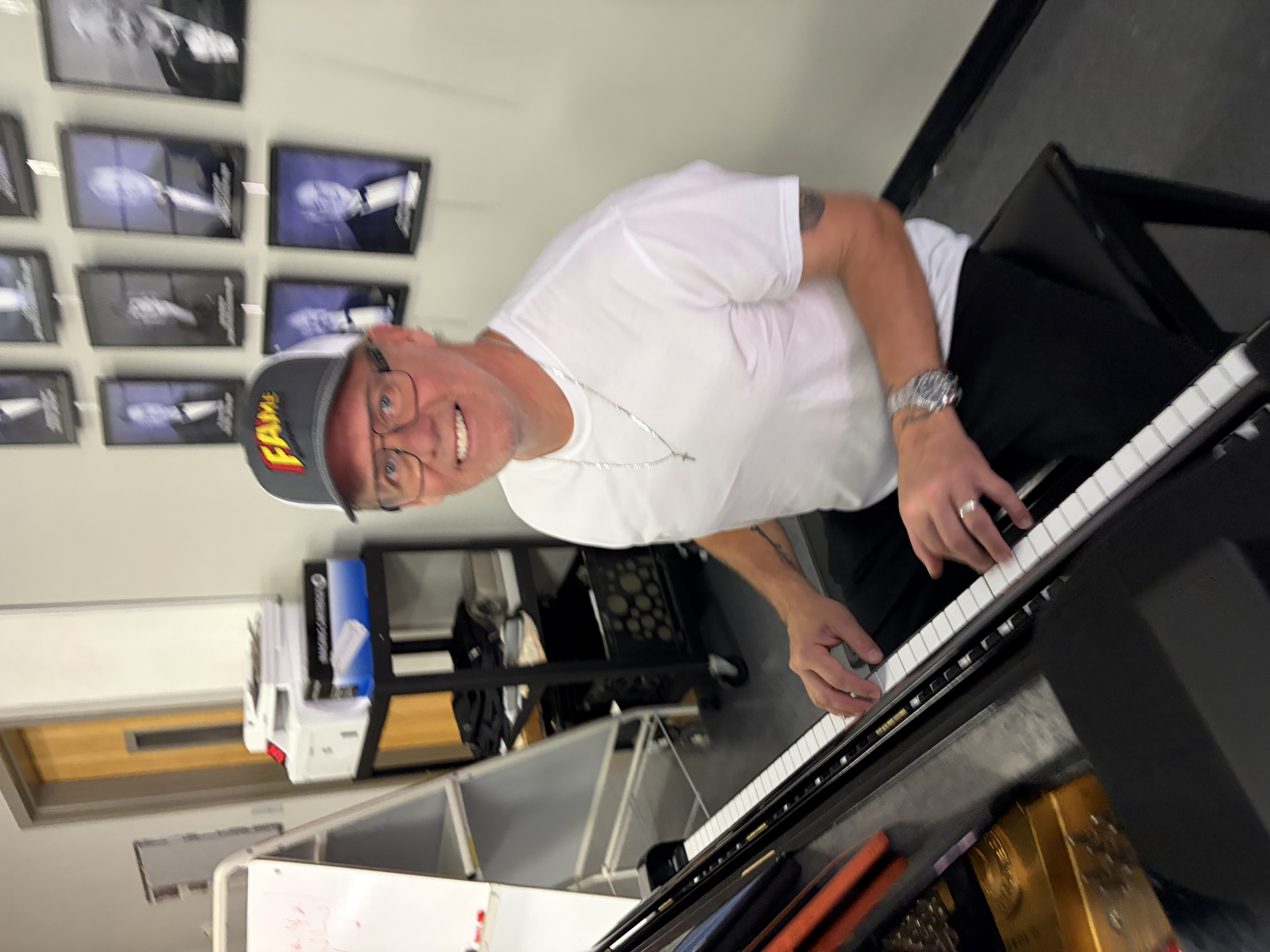 Nicholas Howard, pianist and singer solo in Sydney