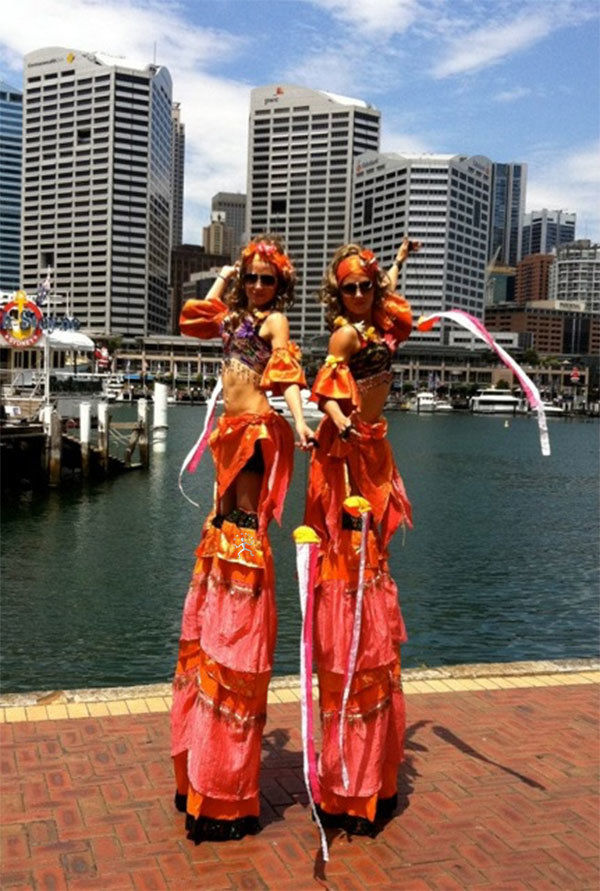 Havana Beauties, stilt walker in Sydney, photo 2