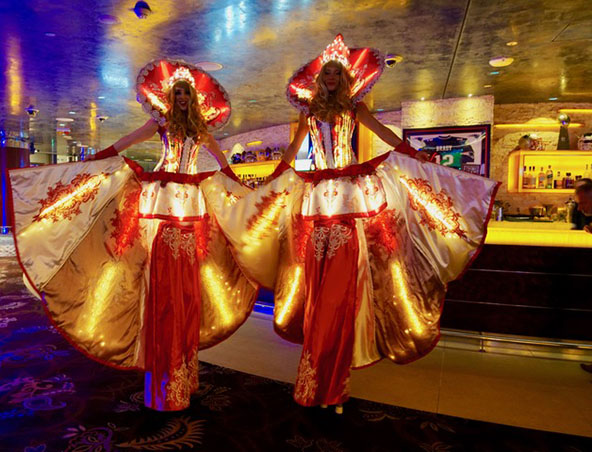 High Priestess, stilt walker in Sydney, photo 2