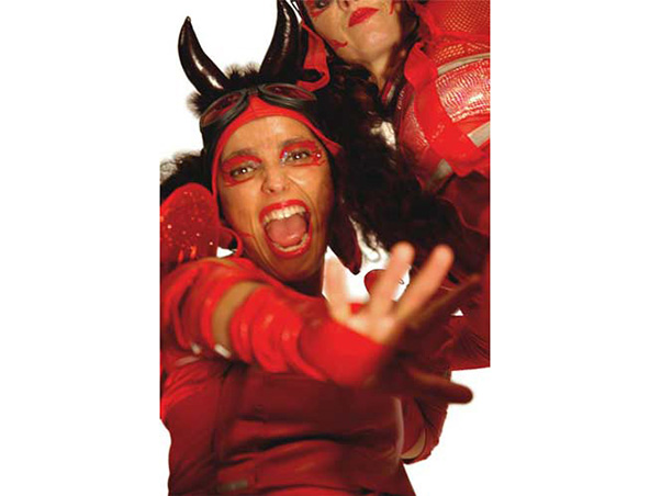 Sydney Stilt Walkers Dare Devils, live in Sydney, photo 2