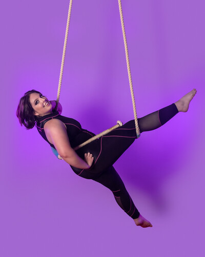 Aerial Lyra, aerialist in Sydney, photo 2