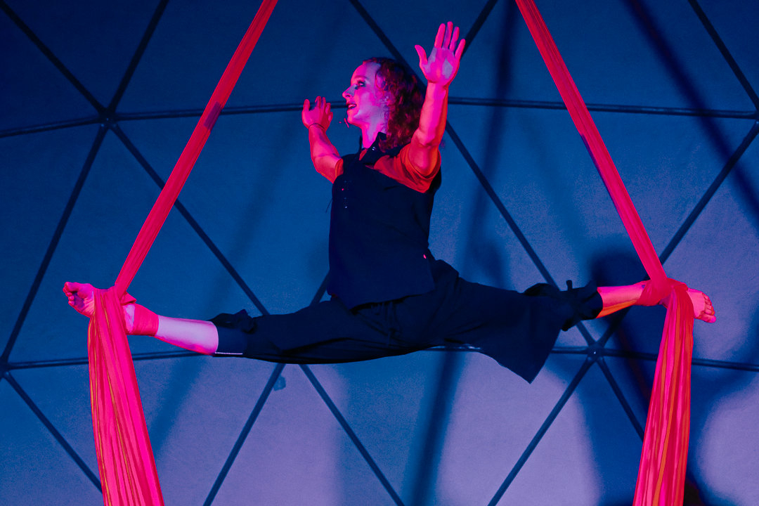 Aerial Silks and Aerial Hoop, acrobat in Sydney