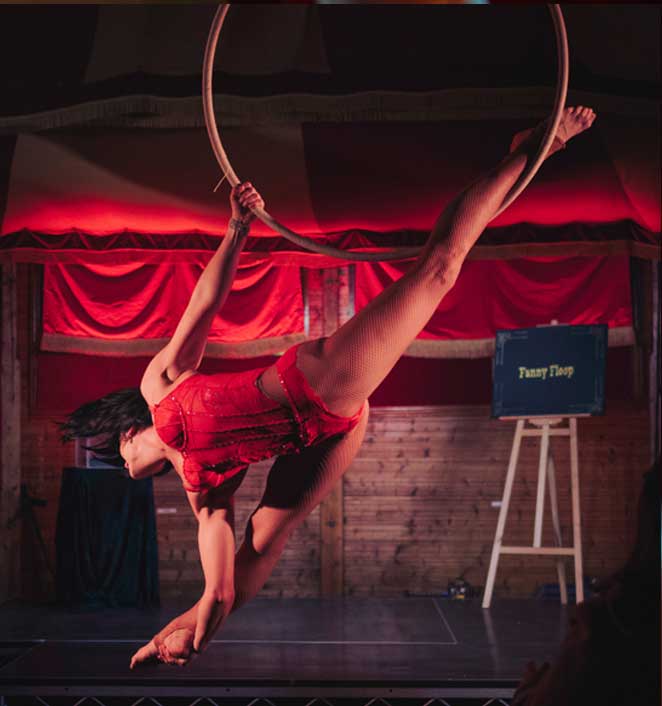 Kylie Simpson, acrobat in Sydney