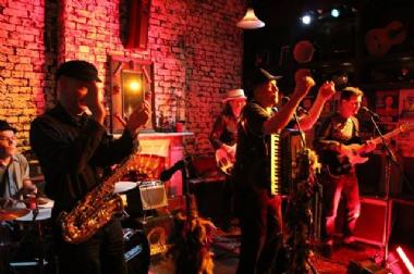 SqueezeBox Boogaloo, world music band in Sydney, photo 3