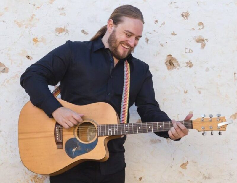 Tom Mantle, musical soloist in Perth, photo 2