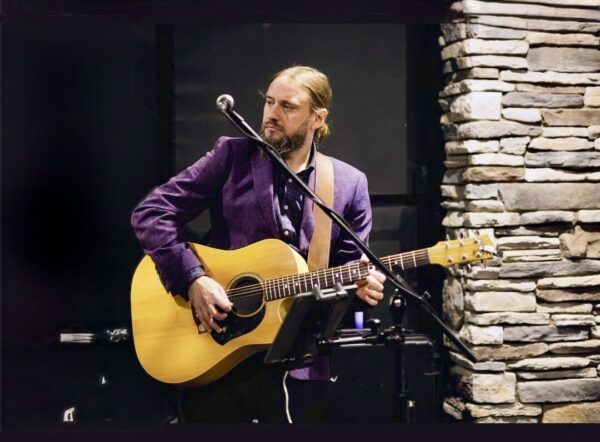 Tom Mantle, musical soloist in Perth, photo 3
