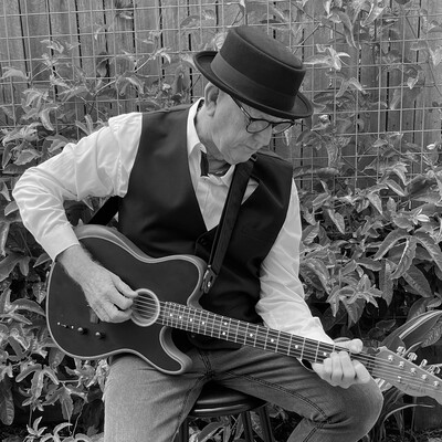 Greg on Guitar, guitarist in Toowoomba, photo 2