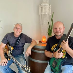 Mid Life Crisis, musical duo in Toowoomba, photo 2