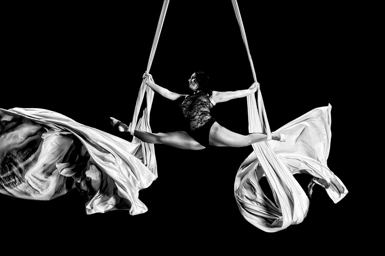 The Vertigals, acrobat in Townsville City, photo 3