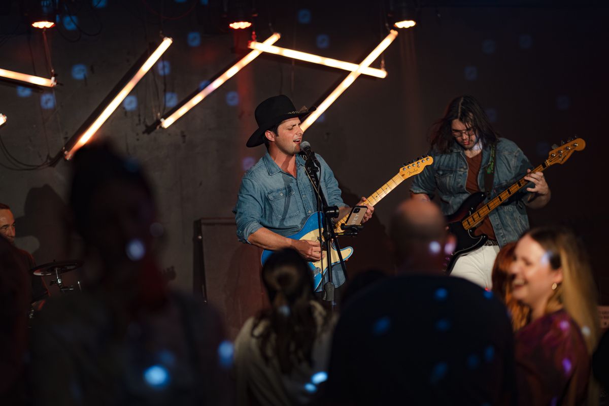 Sneaky Beats, cover band in Townsville