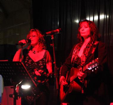 Whiskey Rose, musical duo in Ulverstone, photo 2