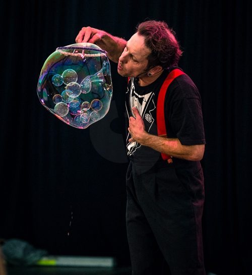 Dr Hubble Bubble Show, bubbles in VIC