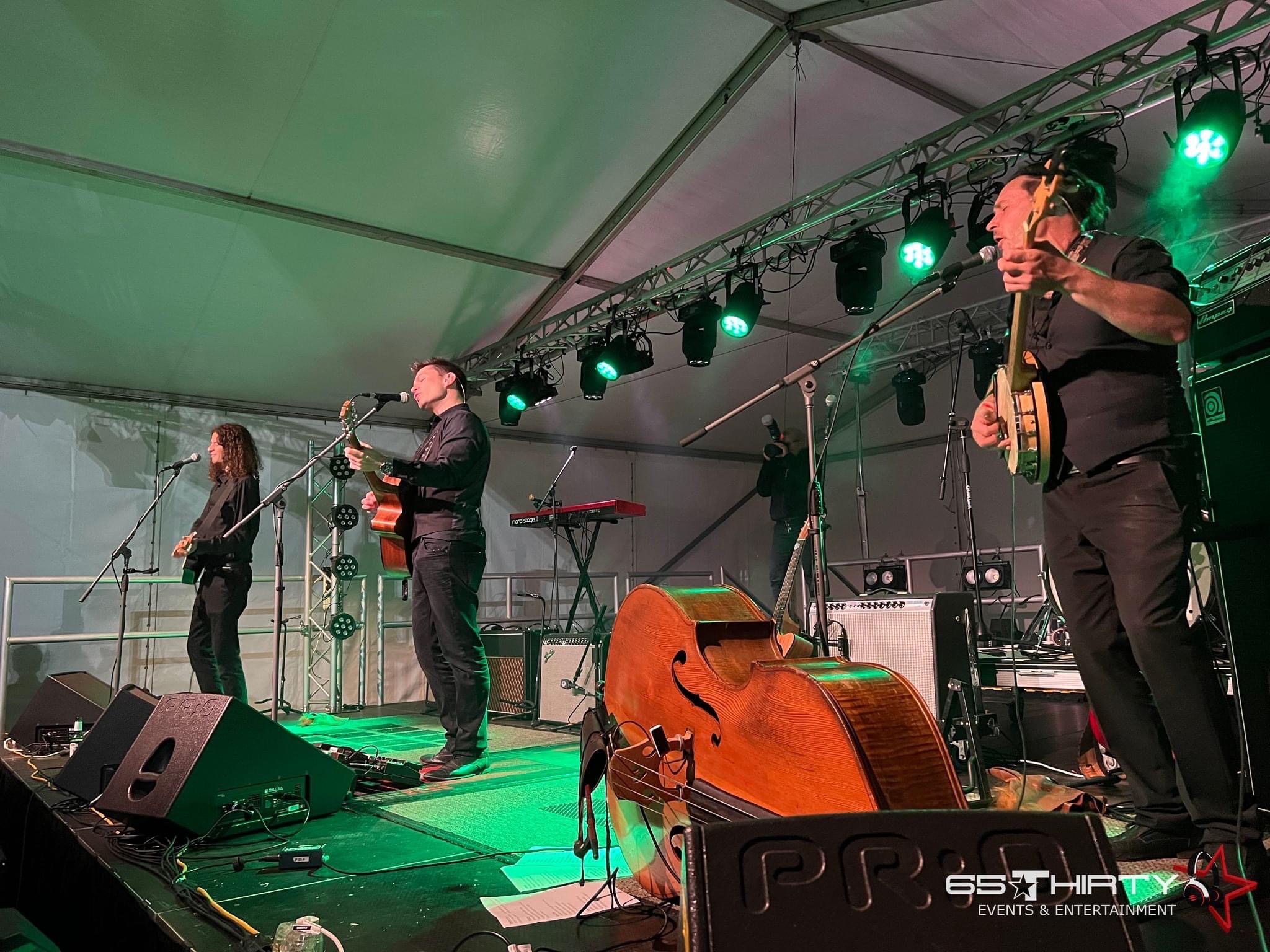 Monty Cotton Band, live in WA, photo 2
