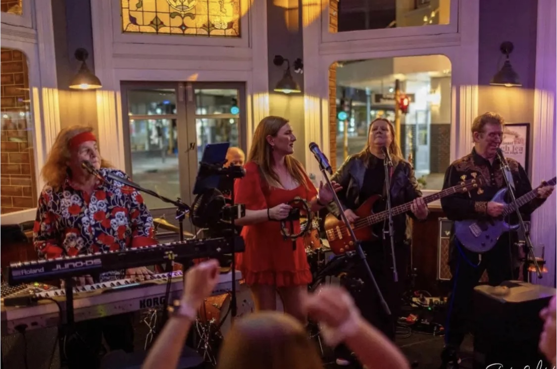 Party Town Band, cover band in WA