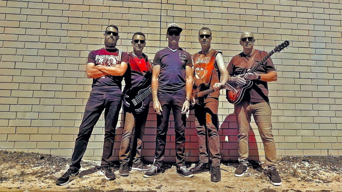 Run For Cover, cover band in WA, photo 2