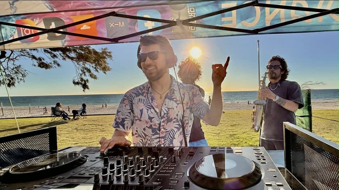 DJ Louis Villa, live in WA, photo 2