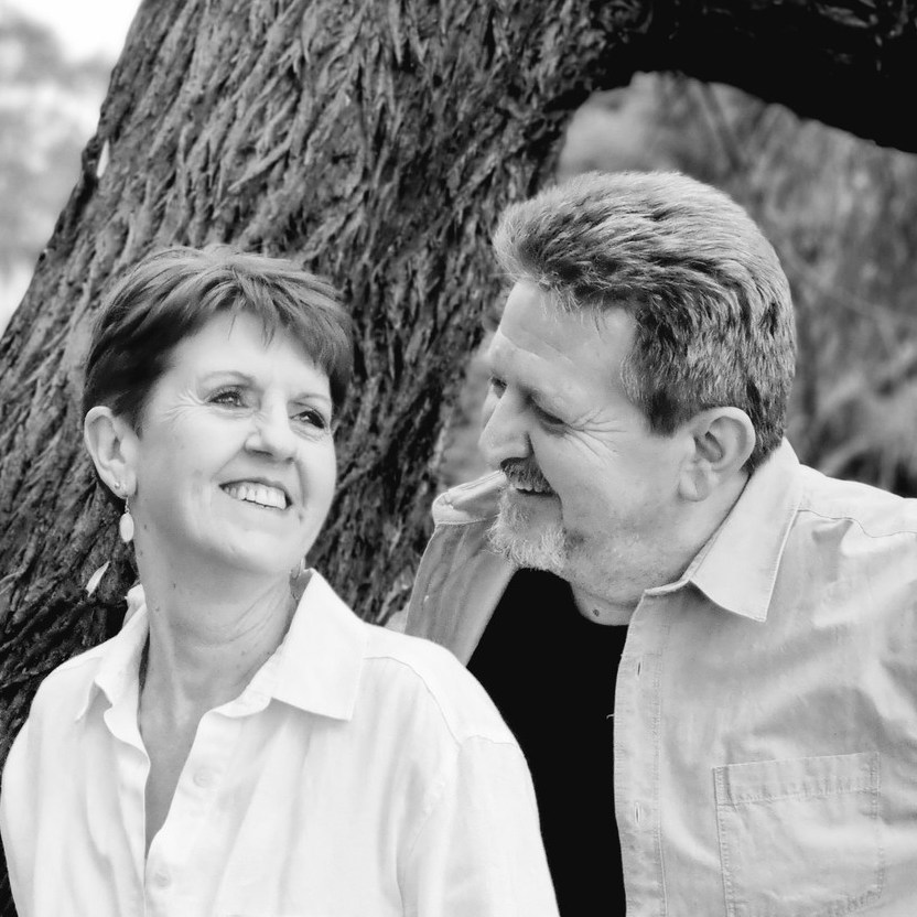 Easy Pickin’s, musical duo in WA