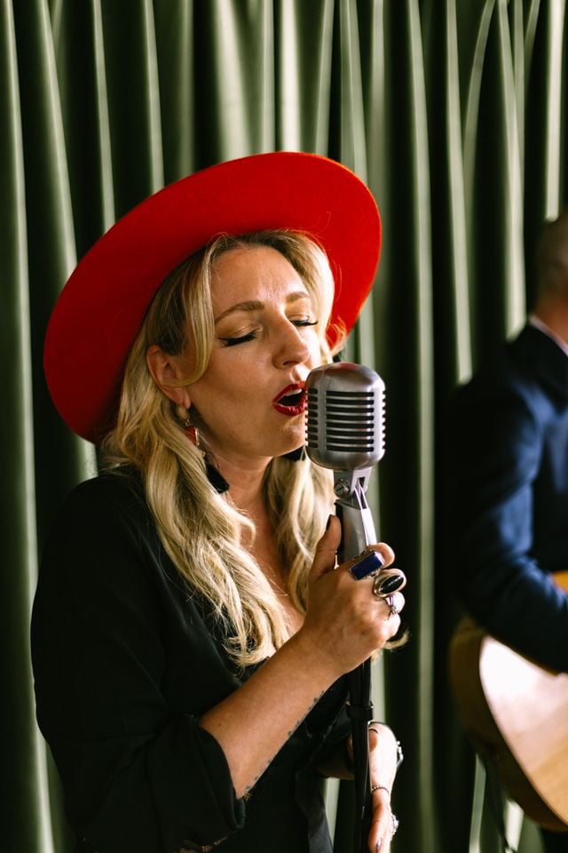 Lynzie Bremner Duo, musical duo in WA, photo 2